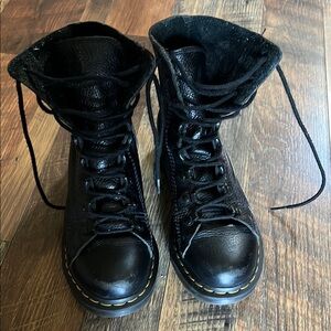 Black Leather Dr Martens Grunge Combat Boots Women’s Size 9
